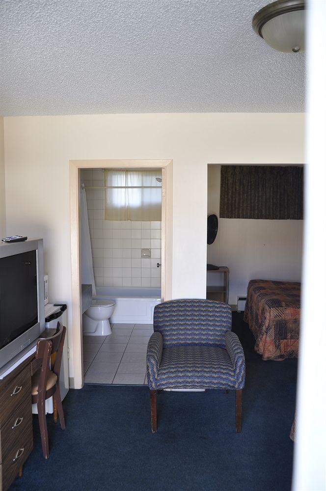 Big Horn Motel Hinton Bagian luar foto
