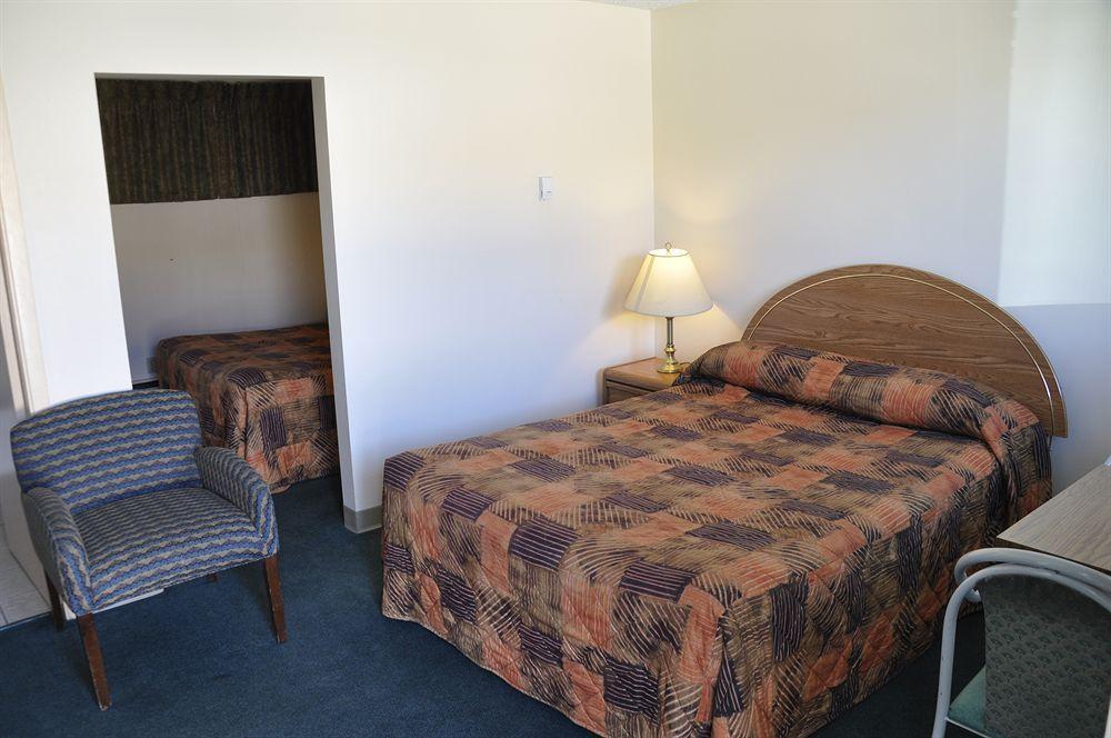 Big Horn Motel Hinton Bagian luar foto